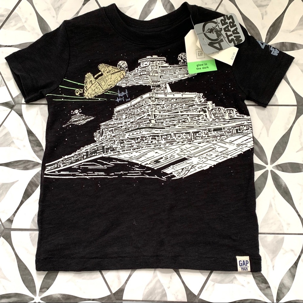 GAP x STAR WARS | Glow in the Dark Millennium Falcon T-Shirt *HTF* size 18-24mo